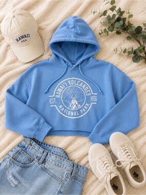 Hawaii Volcanoes National Park Cropped Hoodie Blue Graphic Sweatshirt
